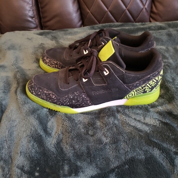 Reebok 10.5 Glow in the dark and irridescent. - Picture 4 of 5